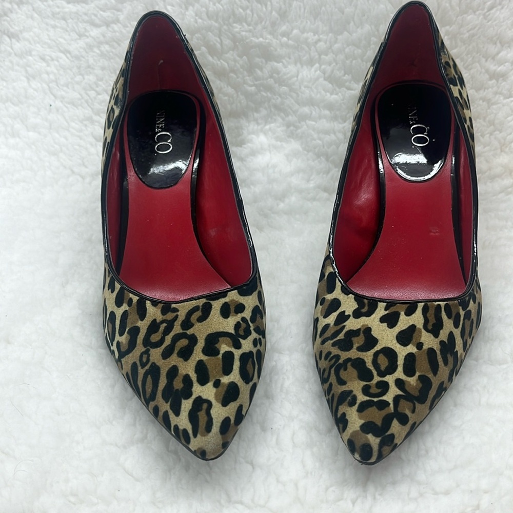 Nine & Co Leopard pumps women’s size 8